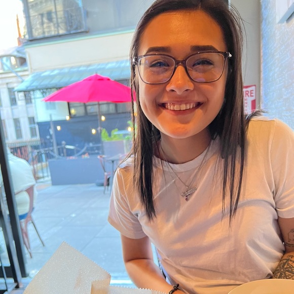 Meet your Posher, Delaney - Picture 1 of 2